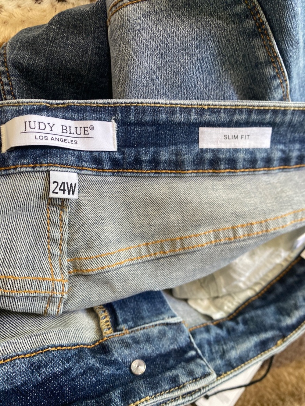 Judy Blue 24W High Rise Destroyed Slim Fit Jeans - Picture 10 of 12